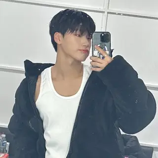 ୨ 𝖥𝖾𝖺𝗋𝗀𝗂𝖿𝗌 ୧
